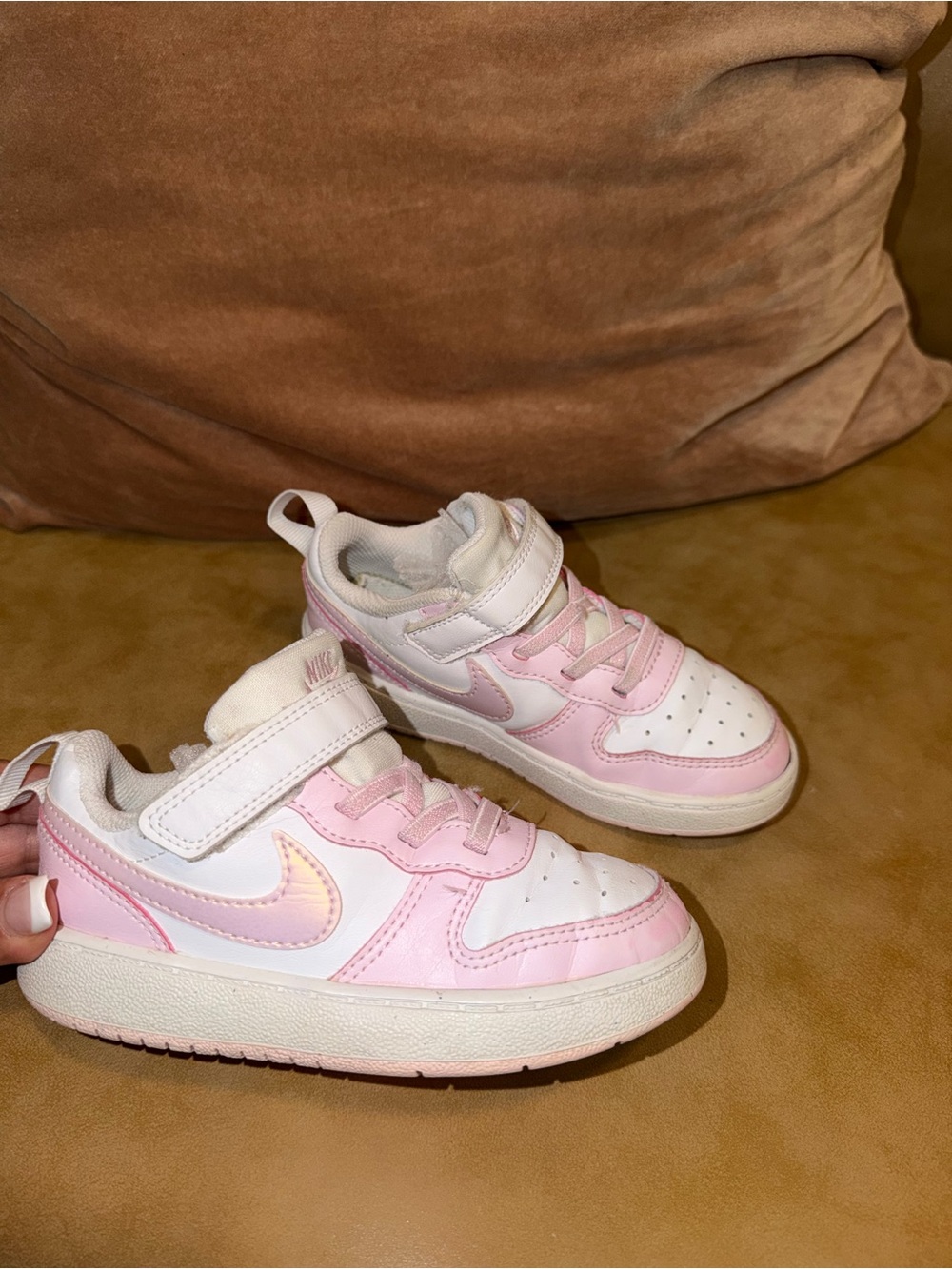 Nike Girls Pink & White Low-Top Sneakers with Iridescent Swoosh